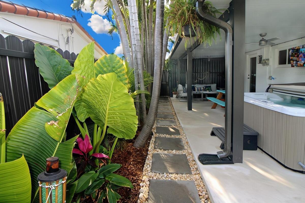 King Bed & Hot Tub, A Casita For Families & Pets Holiday home *